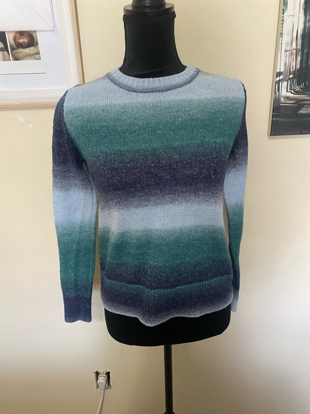 Old Navy Women's Gradient Crewneck Sweater - Teal, Blue, Navy